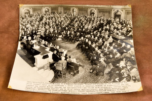 President Harry Truman Addresses Joint Congress 13 x 10¾ 1947 AP Wire Photo V38