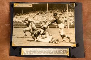 Steve Van Buren Philadelphia Eagles v Chicago Bears 9½×7½ 1947 AP Wire Photo V39