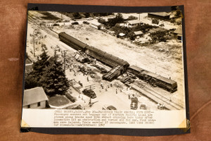 Decoto CA Western Pacific Train Wreck 9¼ x 7½ 1947 AP Wire Photo V30