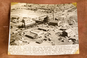 West Frankfort Illinois Old Ben Mine No 8 Blast 8⅜x6½ 1947 AP Wire Photo V33
