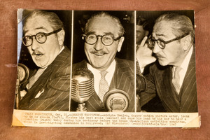 Adolphe Menjou HUAC Hollywood Testimony 8⅝x5⅞ 1947 AP Wire Photo V33