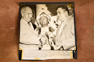 Truman Receives Comanche Gifts White House 7⅜x8 1947 AP Wire Photo V34