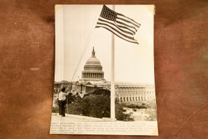 US Capitol Flag Half Staff WWII War Dead 6¾x9 1947 AP Wire Photo V31