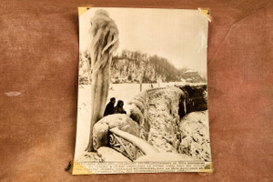 Niagara Falls Frozen Lamp Post Winter Scene 5⅛x6¾ 1947 AP Wire Photo V35