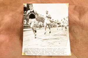 Gerald Karver Penn State AAU 1500 Meter Win 6½x7⅞ 1947 AP Wire Photo V32