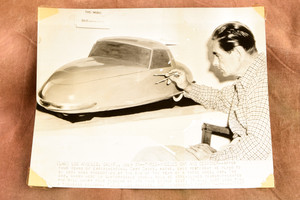 Cary Davis Three-Wheel Car Design Los Angeles 8¼x6½ 1947 AP Wire Photo V32