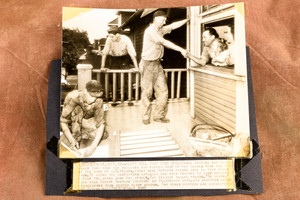 Detroit Roofers Wrong House Repair Mix-Up 7x6½ 1947 AP Wire Photo V31