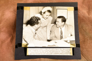 Bullet Bill Dudley Signs Detroit Lions Contract 8x7½ 1947 AP Wire Photo V39