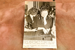 Patricia Schmidt Weeps at Murder Trial Havana 5⅜x8½ 1947 AP Wire Photo V31