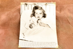 4-Year-Old Bonnie Schaffer Beaten Carlisle PA 6½x8¾ 1947 AP Wire Photo V33