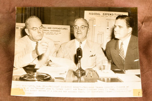Harry Truman Discusses Federal Budget Washington 8½x6½ 1947 AP Wire Photo V32