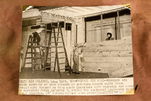 New Orleans Boards Up for Hurricane 8x6½ 1947 AP Wire Photo V38