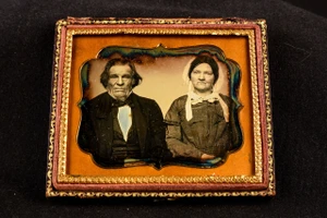 Daguerreotype Elderly Couple Ornate Mat & Floral Half Case 1/6 Plate Antique V35