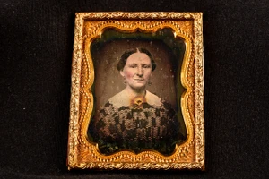Daguerreotype Woman by A W Judson, Tinted Cheeks & Jewelry 1/9 Plate Antique V39