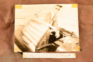 Pilot Bill Odom Ready for Chicago Flight in Fargo ND 7¾x6 1947 AP Wire Photo V33