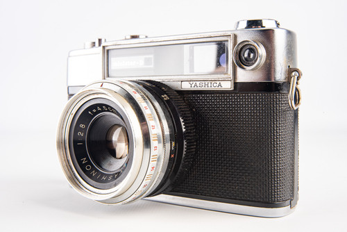 Yashica Minister D 35mm Rangefinder Camera with Yashinon 4.5