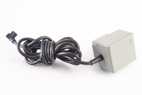 Braun F 200 Shoe Mount Flash 115v 50-60c Recharger Charger RARE V11