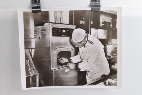 Black Americana 1950's 8 x 10 Black n White Photo Chef Checking the Oven V43