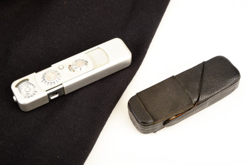 Minox B Subminiature Camera with Complan 15mm f/3.5 Lens & Case Vintage V26