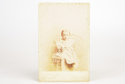 1889 Cabinet Card 6.5 x 4.25'' Albumen Photo w Fancy Back - Sharp Focus Baby V28