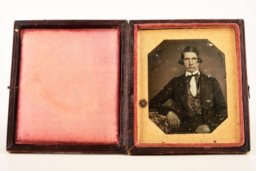 Very Early Daguerreotype Young Gentleman w Long Hair in 1/6 Plate Wood Case V23