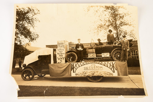 1930s 10x8 Gelatin Silver Photo - Parade Float Gordon Gin Whiskey V29