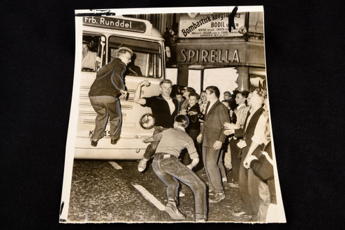 1957 AP Press Photo 7½x8½" - Danish Teenagers Blocking Traffic in Copenhagen V26