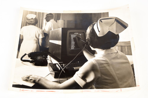 1960s Photo 10x8" - Electric World - Nurse Using Early Computer System V25
