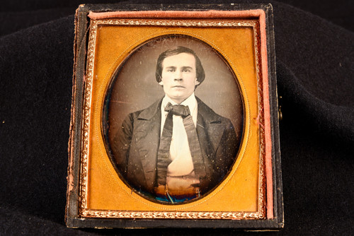 Daguerreotype Photo Handsome Young Victorian Man 1/6 Plate Portrait V28