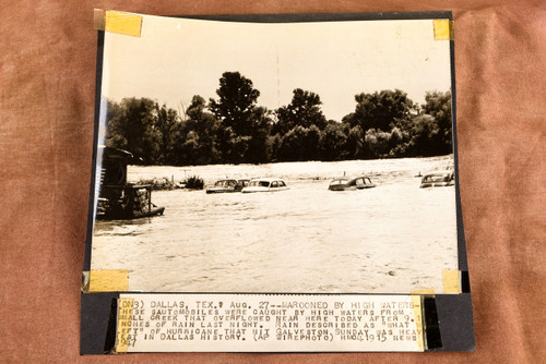 1947 AP Wirephoto Dallas Texas Flood Marooned Automobiles Hurricane Rain V39