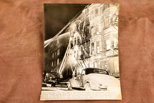 10 Dead in Chicago Apartment Fire Near Northwest Side 1947 AP Wire Photo V32