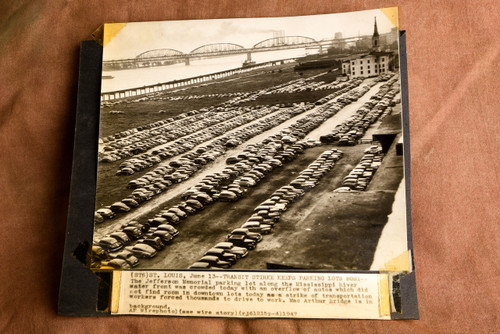 St. Louis Transit Strike Jefferson Memorial Parking Lot AP Wire Photo 1947 V34