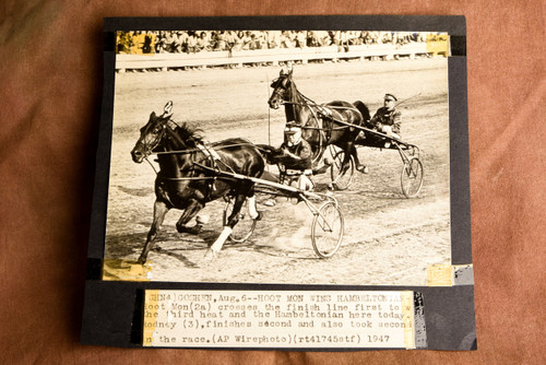 Hoot Mon Wins Hambletonian Harness Race Goshen NY AP Wire Photo 1947 V38