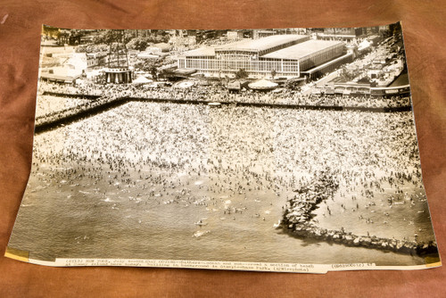 Coney Island Beach Steeplechase Park 16¼x11½ July 4th 1947 AP Wire Photo V35