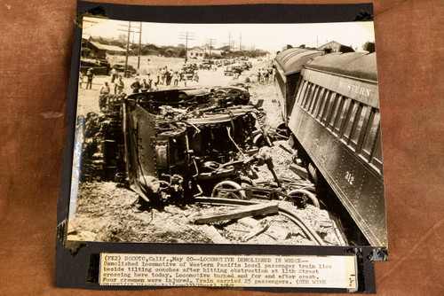 Decoto CA Western Pacific Train Wreck 9¼ x 7½ 1947 AP Wire Photo V31