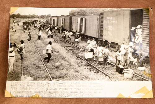 Florida Hurricane Refugees Arrive Sebring 9⅜ x 6⅛ 1947 AP Wire Photo V33