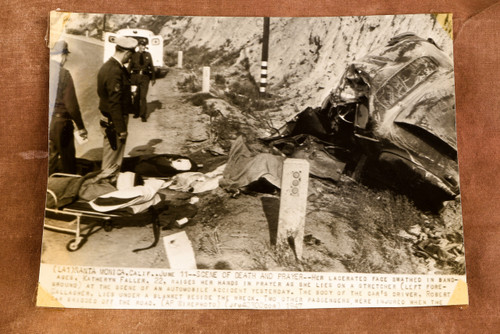 Santa Monica CA Fatal Auto Crash Prayer Scene 8¼x6 1947 AP Wire Photo V31