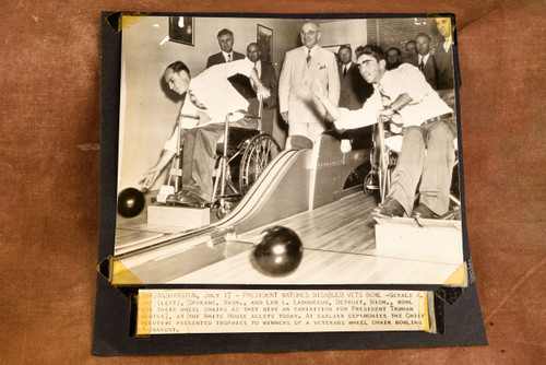 Truman Watches Disabled Veterans Bowl 8¼x8¼ 1947 AP Wire Photo V35