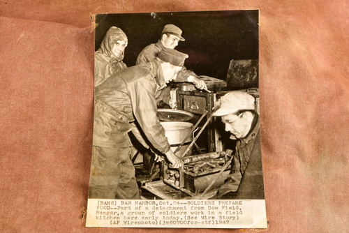 Soldiers Prepare Field Kitchen Bar Harbor 5¾x7¾ 1947 AP Wire Photo V33