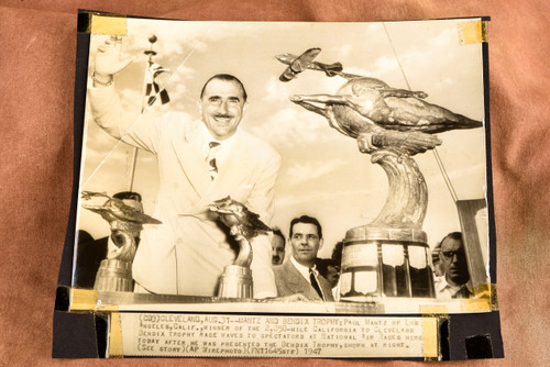 Paul Mantz Wins Bendix National Air Race Trophy 8⅝x7¼ 1947 AP Wire Photo V37