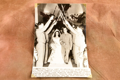 Arnold Tucker West Point Army Football Star Wedding 6x9 1947 AP Wire Photo V38
