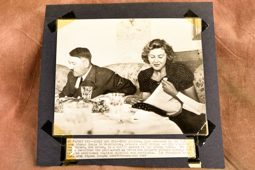 Adolf Hitler Eva Braun at Dining Table Photo 8x7½ 1947 AP Wire Photo V36