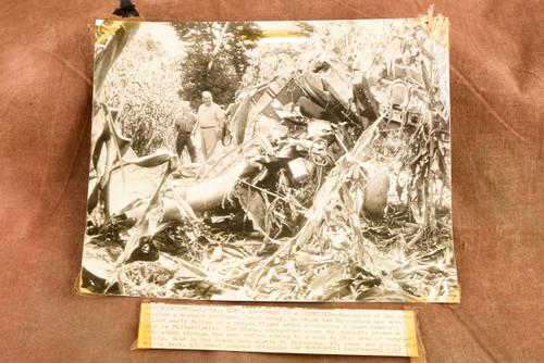 Coatesville PA Fatal Plane Crash in Cornfield 7½x6 1947 AP Wire Photo V38