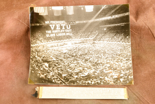 Hartley-Taft Labor Protest Madison Square Garden NY 1947 8⅛x6½ AP Wire Photo V39