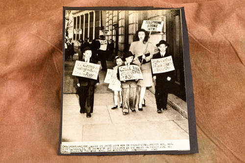 Mother & Children Join Telephone Strike Picket 1947 7x8⅜ AP Wire Photo V33