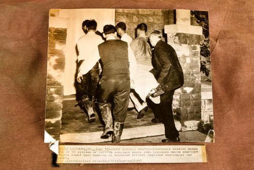 Capital Airlines Crash Victim Leesburg Virginia 8x6¾ 1947 AP Wire Photo V30