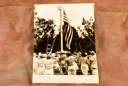 Old Glory Lowered on Corregidor Philippines Transfer 6½x8⅞ 1947 AP Wire Photo V35