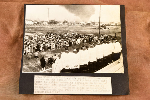 Texas City Disaster Victims Memorial Service 8½ x 7¾ 1947 AP Wire Photo V34