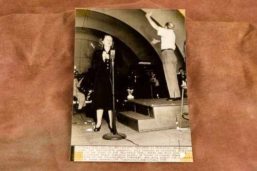 Margaret Truman & Ormandy Hollywood Bowl Rehearsal 6X8⅝" 1947 AP Wire Photo V30