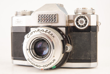 Lot 398 - A Zeiss Ikon Contaflex 35mm SLR Camera